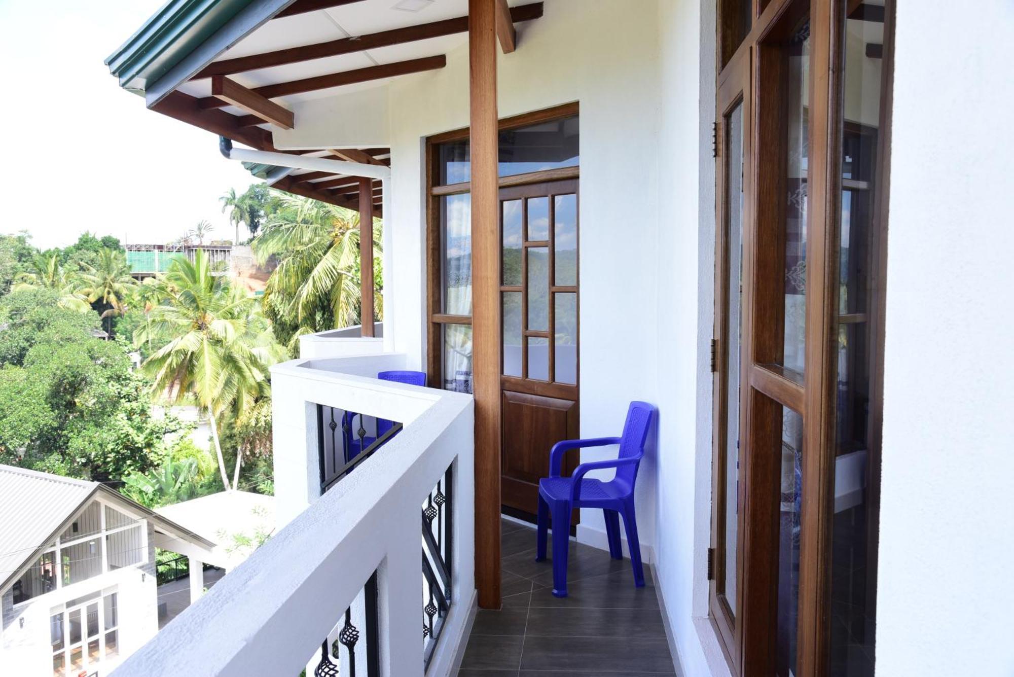 Saru Holiday Apartment - Upto 6 Guests Kandy Exterior photo
